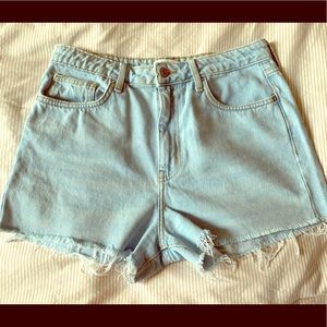 Denim distressed shorts